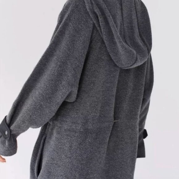 Rare Free People Sweater - Picture 2 of 2